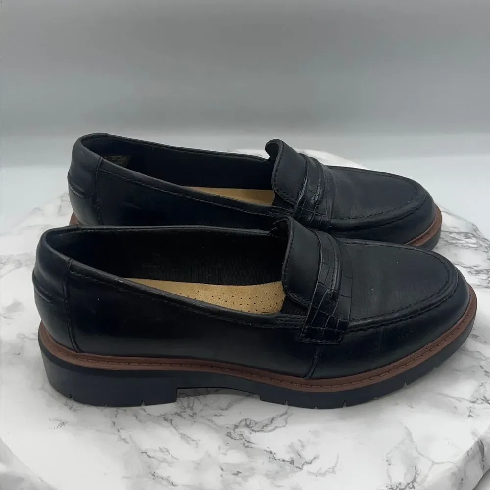 CLARKS Black Westlynn  Loafer-6W